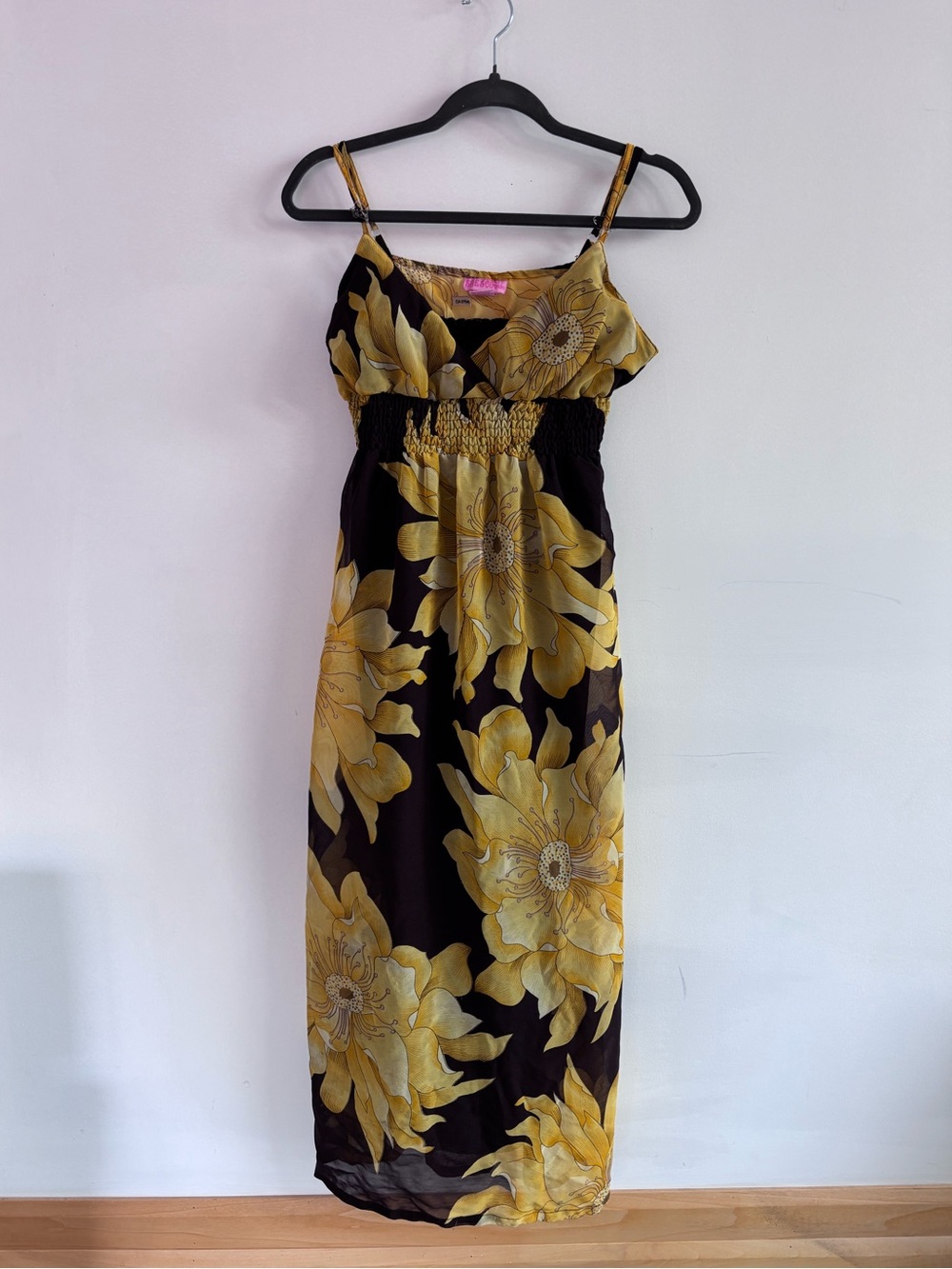 Cute & Flattering Flowy Sunflower Print Black & Yellow Maxi Dress Size Medium